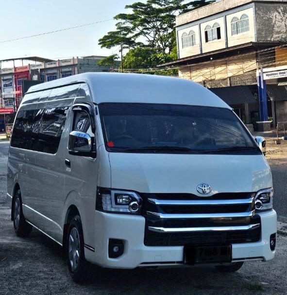 14-Passenger Vehicle